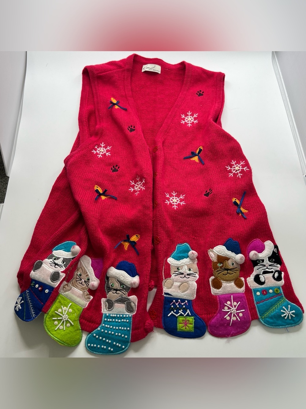Vintage Kim Rogers red knit Christmas Vest Snowflakes Cats In Stockings mittens